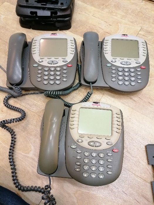 1 Telefones Avaya 4621SW IP e 1 Avaya 5420