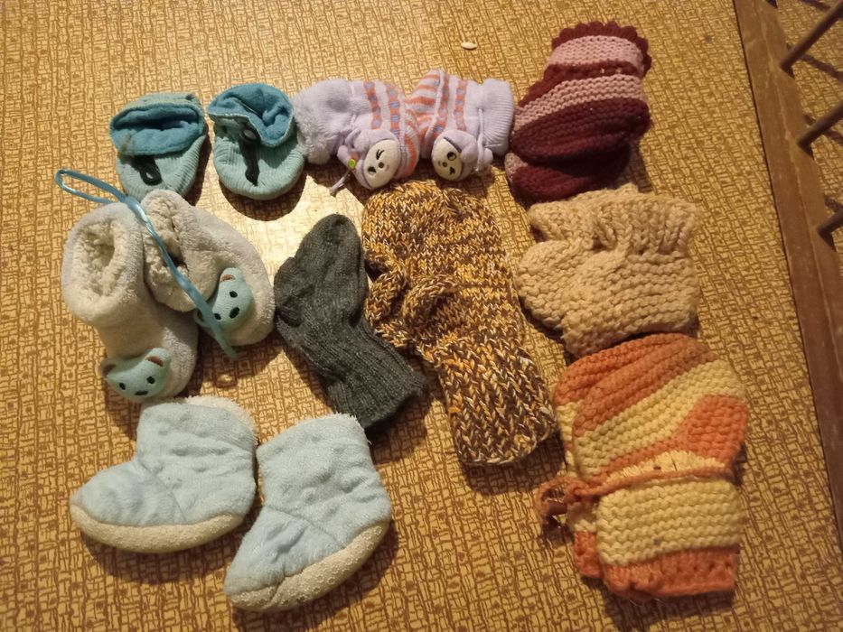 Носки,пінетки  безкоштовно