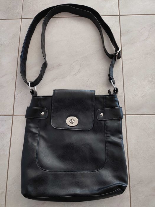 Elegancka czarna torebka damska listonoszka crossbody