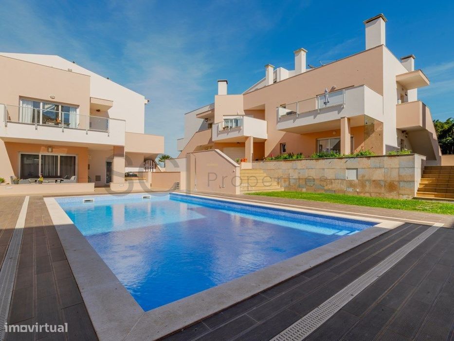 Apartamento T2 com piscina privativa em Burgau.