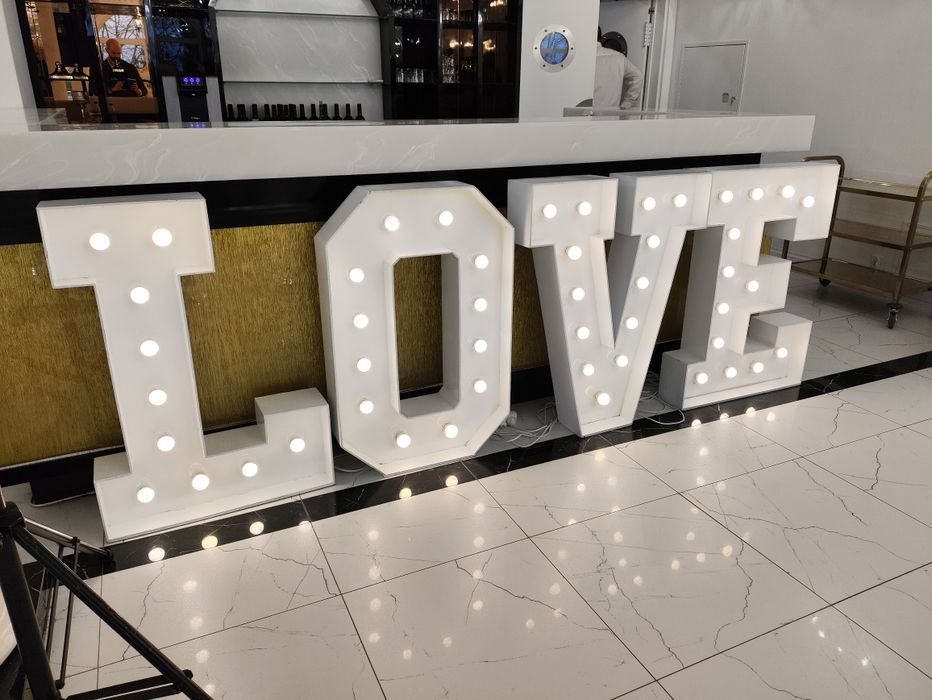 Napis LOVE podświetlany - sprzedam