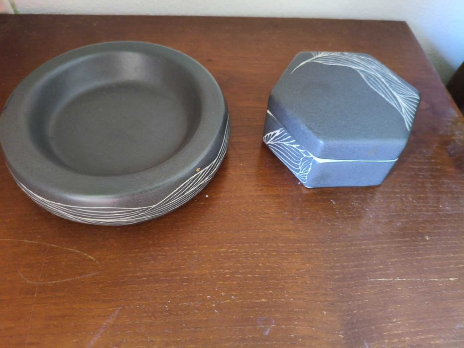Conjunto Cerâmica Artística Assinada - Caixa Hexagonal e Taça