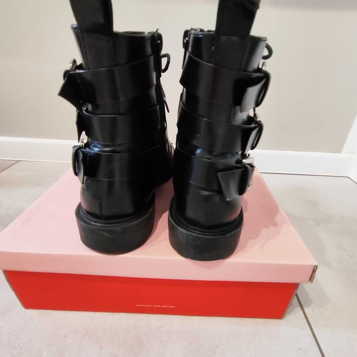 Buty sznurowane czarne workery z klamrami sznurowane 39 Even&Odd
