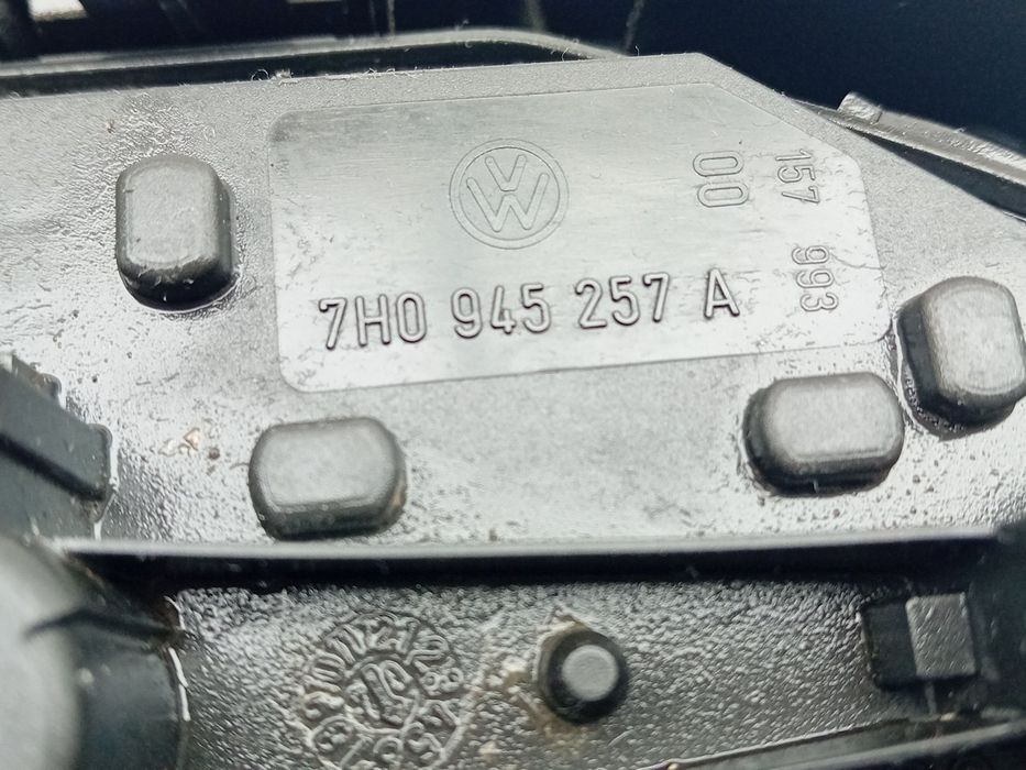Farolim esquerdo VOLKSWAGEN Transporter V (7HA, 7HH, 7EA, 7EH)
