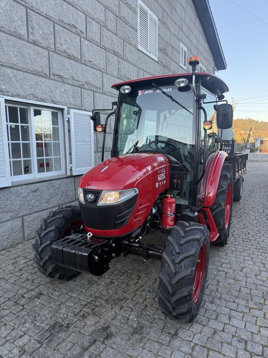 Servico de tratores e maquinas