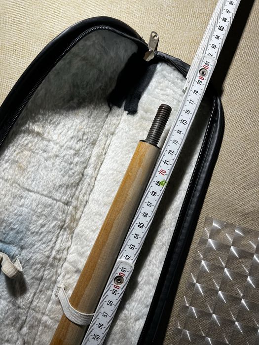 Połowa kija bilardowego i pokrowiec