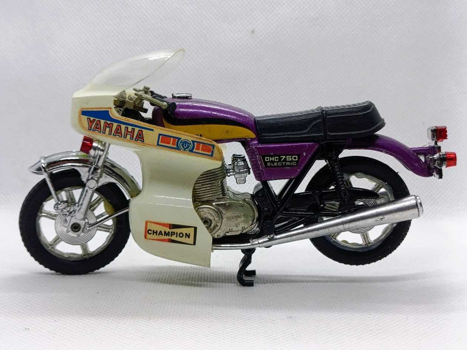 Miniatura brinquedo antigo Guiloy 1/18 Moto Yamaha OHC 750