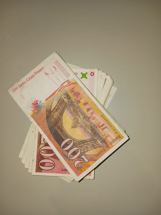 lote de notas de 200 francos de Gustave Eiffiel em muito bom estado