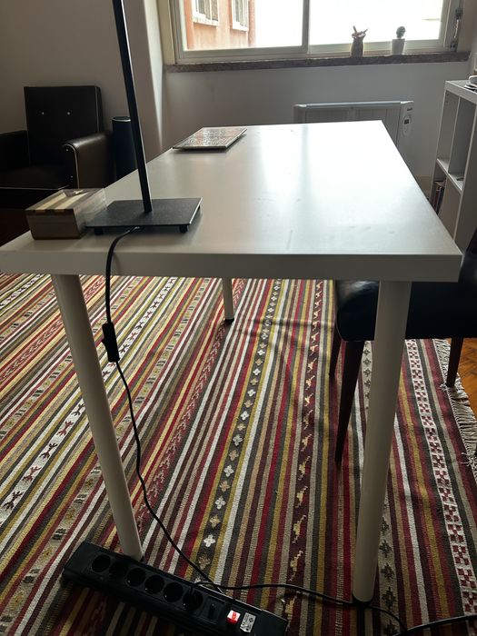 Secretária tampo IKEA