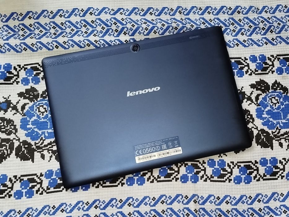 Планшет Леново TAB2 10 дюймів Lenovo TB2-70L TAB 2G+16GBL-UA