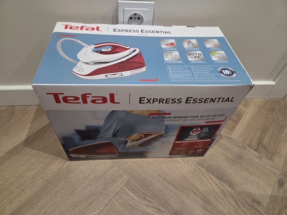Żelazko ze stacją pary Tefal SV6111E1 nowe