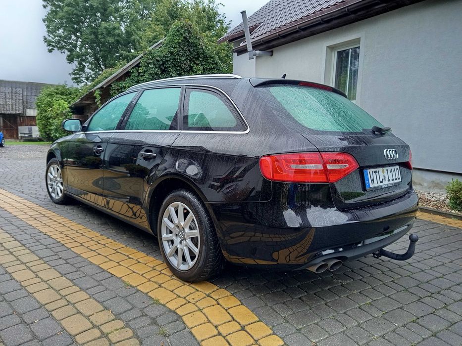Audi A4 B8 2.0tdi-143km-lift-ksenon-hak-navi-sprowadzony!