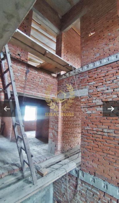 Продається дім біля метро Славутич на березі оз. Мартишів