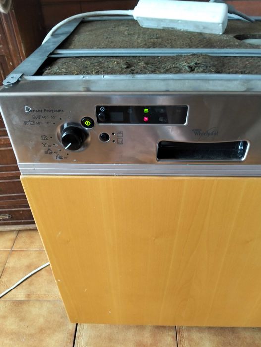 Máquina de louça Whirlpool
