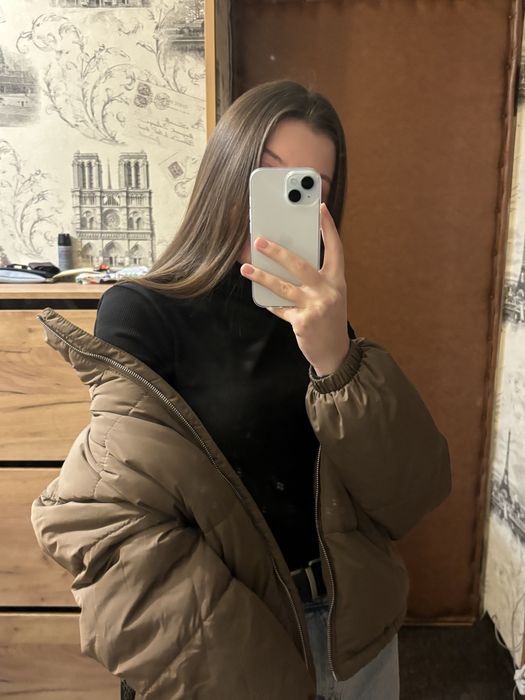 Стильна тепла куртка на осінь в шоколадному кольрі