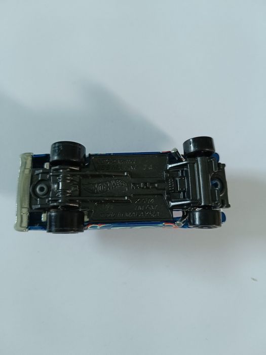 Hot wheels XI634