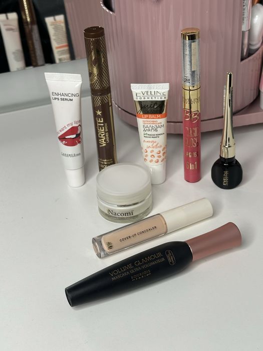 Zestaw kosmetyków paka kosmetyki błyszczyk tusz ktwm korektor