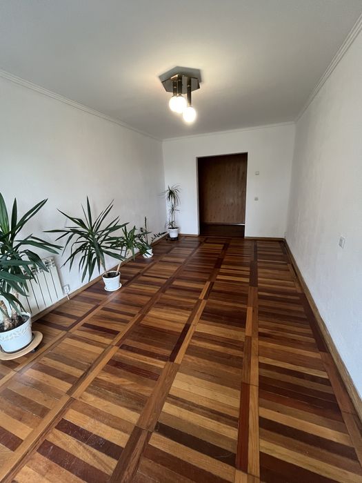 = 3-кімнатна квартира з окремим входом і власною лаунж-зоною! =