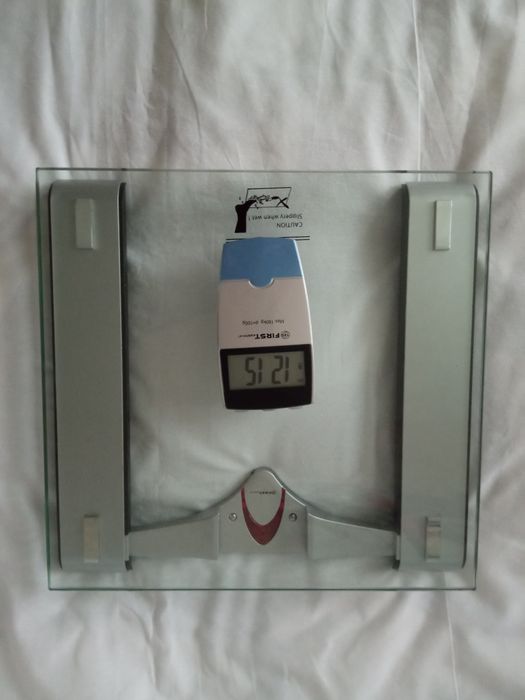 Ваги напольні First 8014