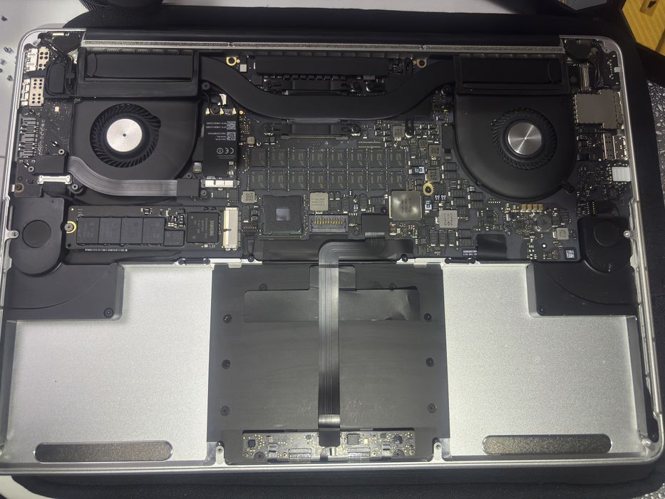 MacBook Pro 15 2015 a1398  під відновлення