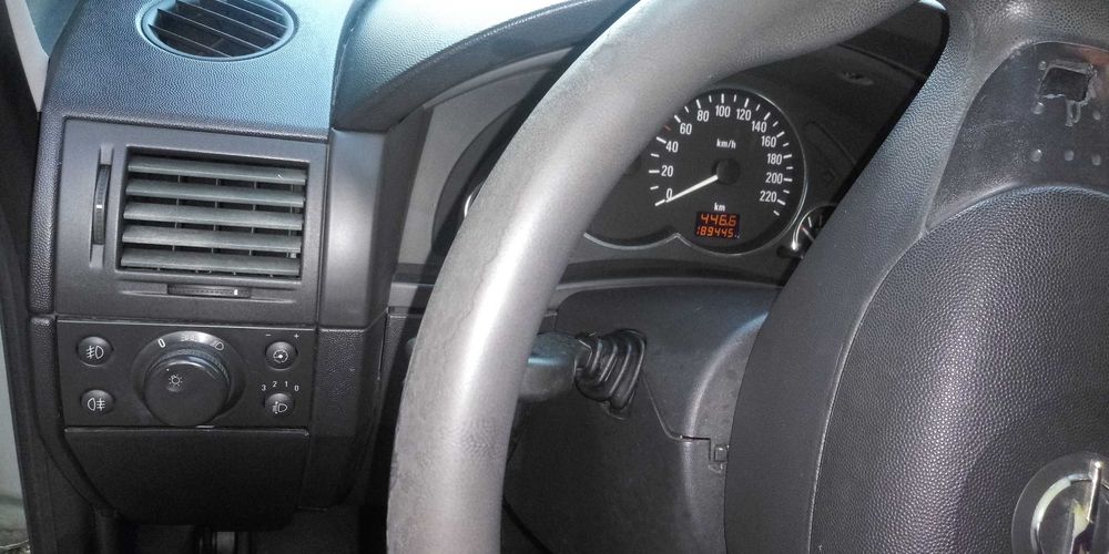 Opel Meriva srebrny 2004r.