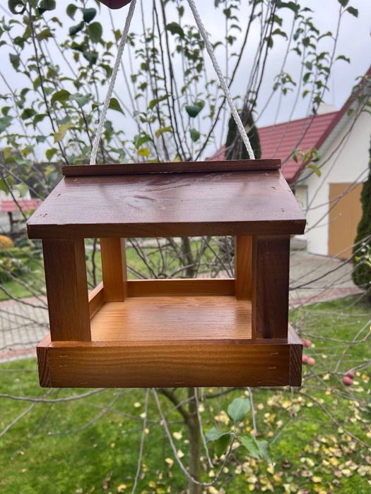 Годівничка для птахів