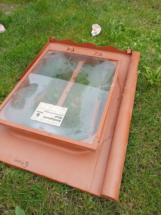 Wyłaz dachowy okno świetlik