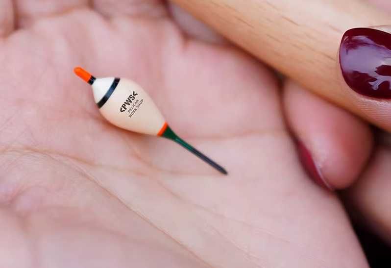 Delikatny spławik bardzo czuły na białoryb - Balsa. Biały. 0.3g. NOWY.