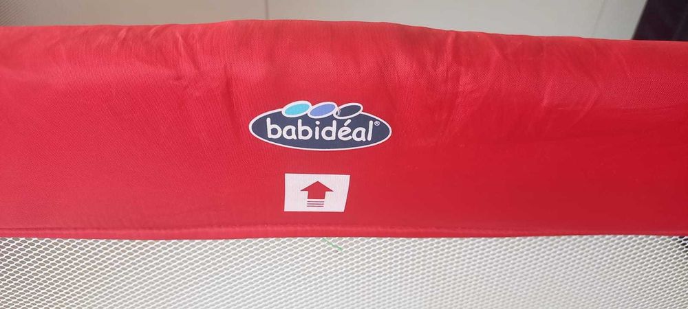 Berço criança + colchão + edredon e roupa de cama