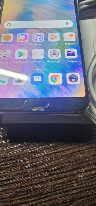 Телефон  Huawei P20 Pro