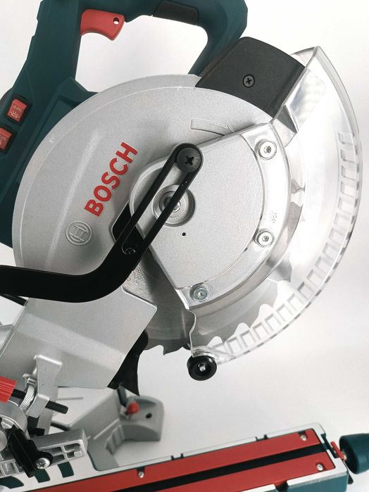 Pilarka ukosowa bosch gcm 305-216 d 216mm
