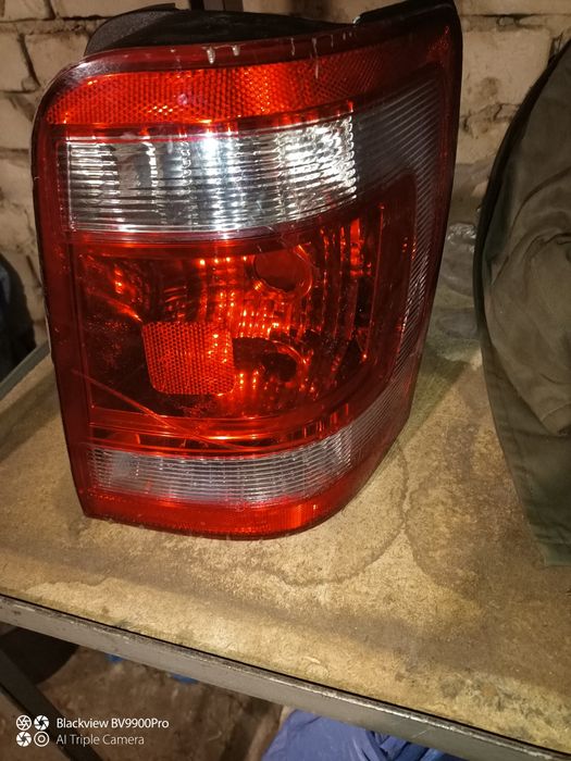 Задний правый фонарь Ford Escape, Mazda Tribute 2001-2012