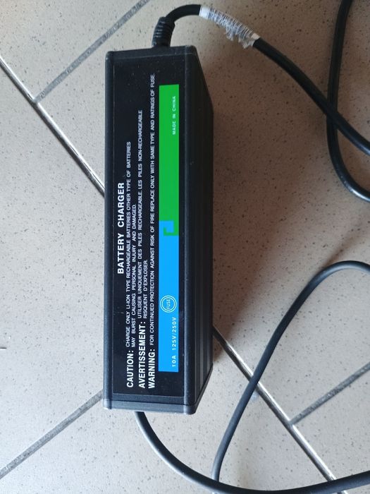 Sprzedam ładowarkę do rowera  elektrycznego