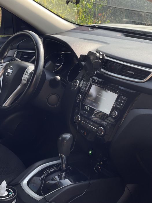 Продам Nissan Roug