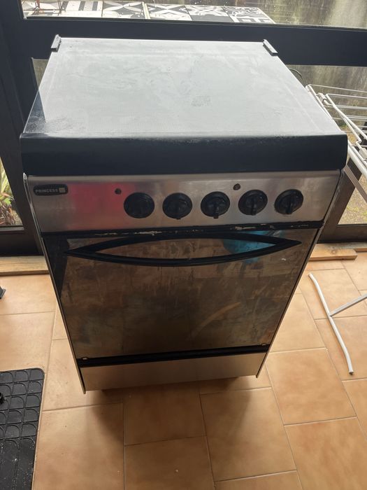 Fogão elétrico marca Princess