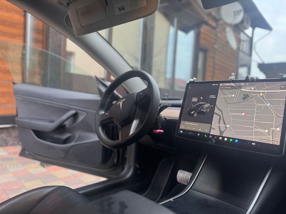 Продам Tesla model 3
