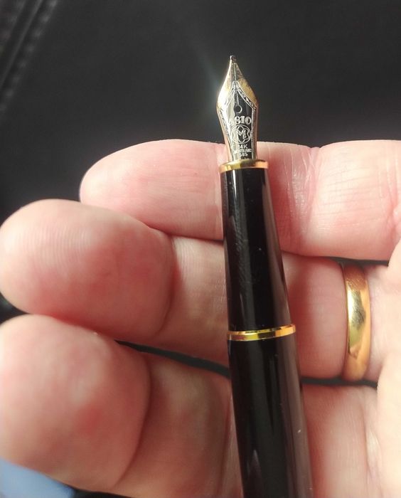 Caneta Montblanc Meisterstuck Classique, ouro 14K - 585
