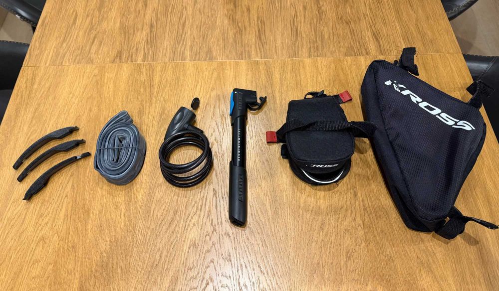 Rower crossowy KROSS Evado 4.0 (Rozm. M) + Akcesoria