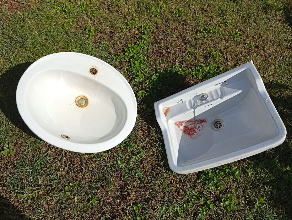 Vários Lavatórios WC bom estado