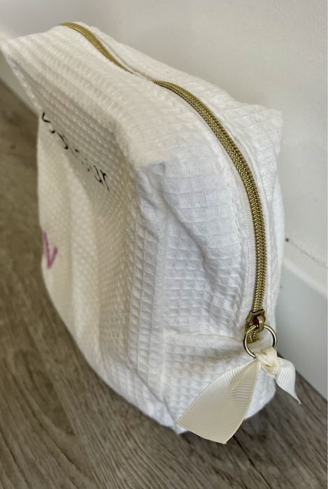 Bolsa ou necessaire branca