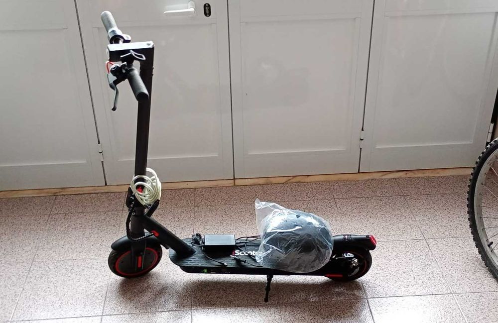 Iscooter Elétrica Dobrável Com Bluetooth - Oferta de Capacete