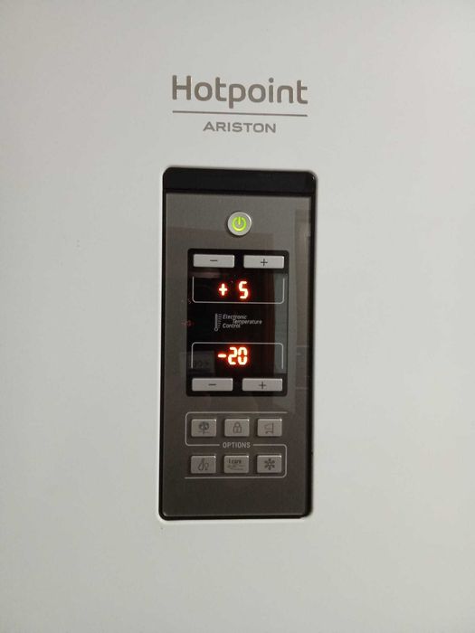 Frigorífico Combinado Hotpoint/Ariston 450 Litros