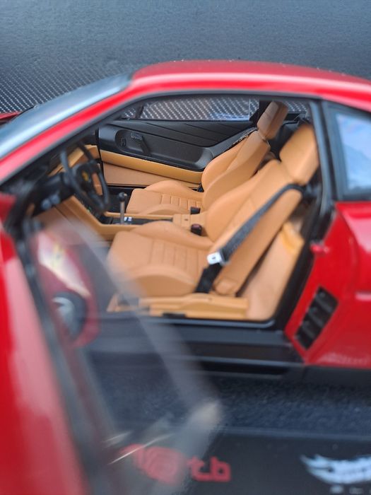 Ferrari 348TB - Hotwheels ELITE 1:18