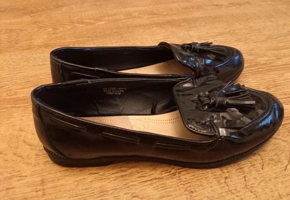 Widefit mokasyny 37 czarne lakierki