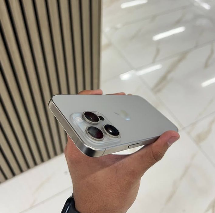 iPhone 15 Pro 256GB Natural Titanium