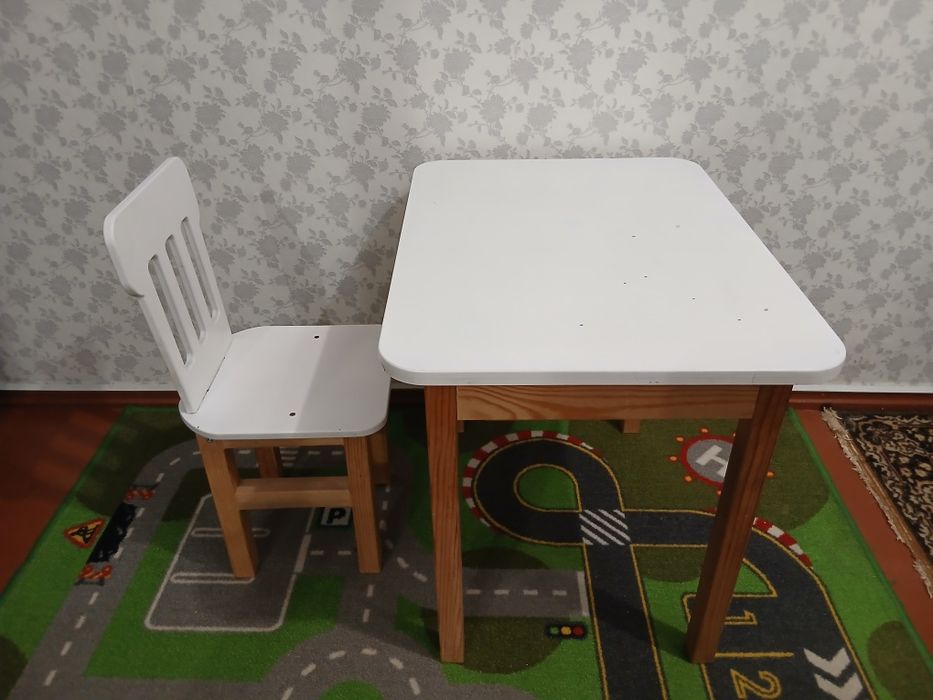 Дитячий стіл та стілець з шухлядою