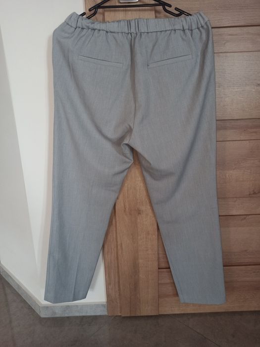 Szare eleganckie spodnie chinosy Reserved 36 38