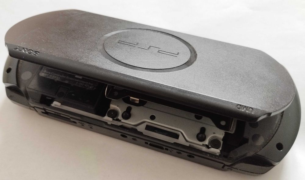 Konsola PlayStation Portable Sony PSP model E1004 Street