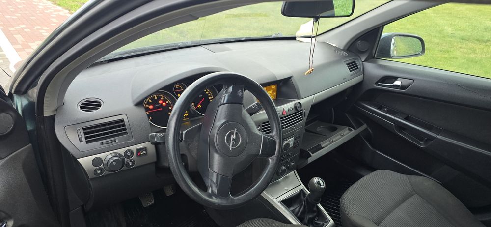 Opel Astra lll 1.6 LPG 2005r, klima 5 drzwi
