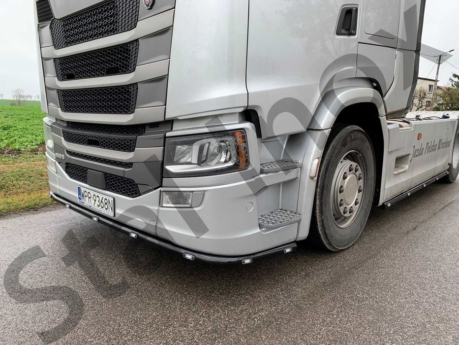 Orurowanie pod zderzak ze stali nierdzewnej malowane proszkowo Scania